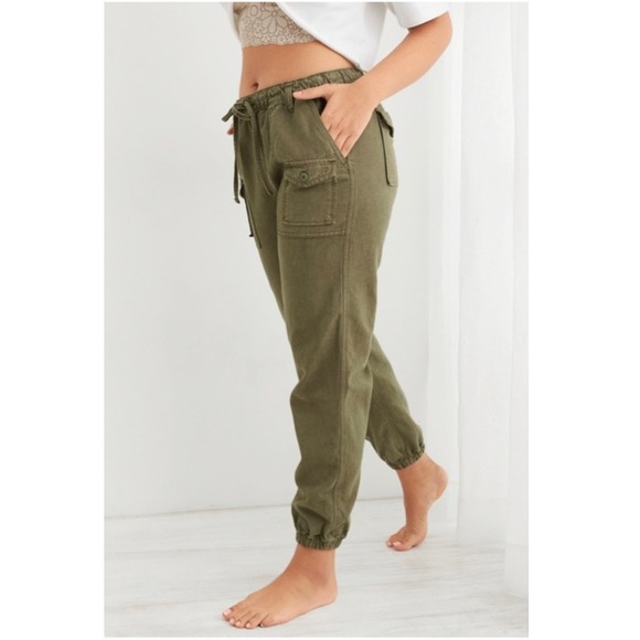 Aerie 2022 Double Pocket Utility Jogger Pants in Olive Army Green Size Large - Picture 7 of 16